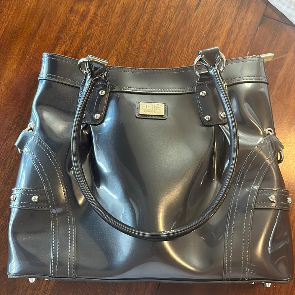 Beijo shoulder bag- like new